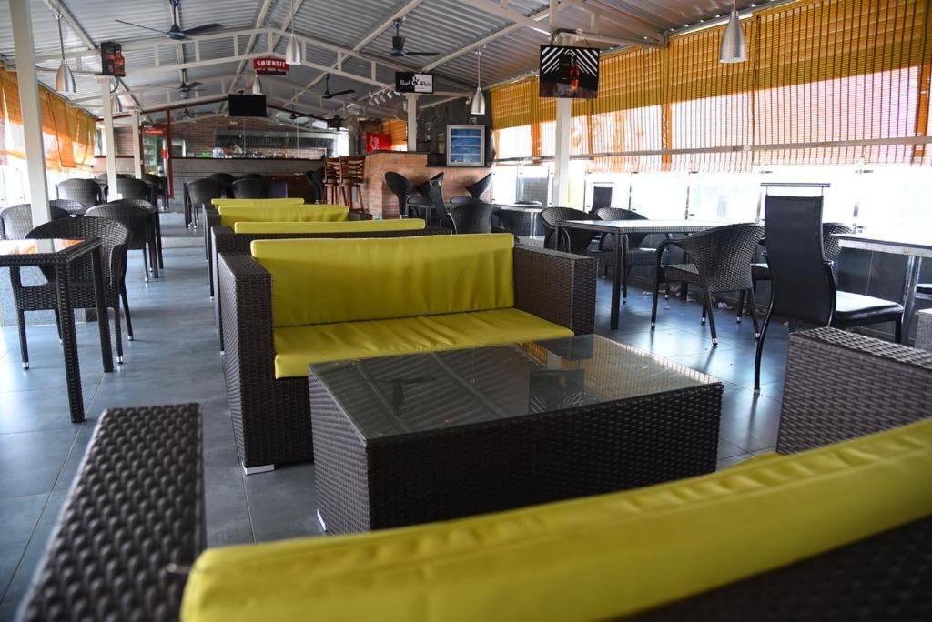 Hotel King Park Pondicherry Ngoại thất bức ảnh