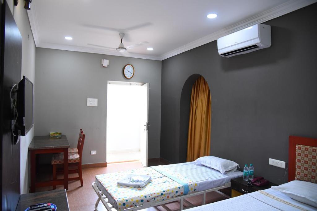 Hotel King Park Pondicherry Ngoại thất bức ảnh